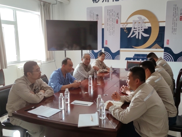 7月11日，公司領(lǐng)導(dǎo)在修造分部進(jìn)行檢查。.jpg