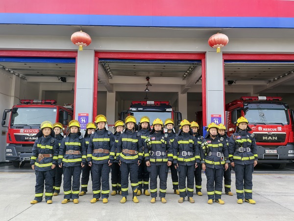 10月15日，消防隊(duì)員參加聯(lián)防聯(lián)訓(xùn).jpg